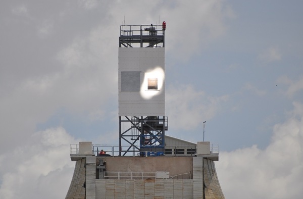 Olds elevator helps sandia national laboratories test hight temp falling particle receiver